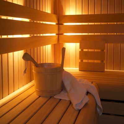 Luxury Steam Room Sauna Room Made of Pure Canada Red Cedar for Beauty and Skin Care Therapy